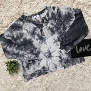 Urban Daizy Tie Dye Henley Waffle Top 💗 Black & White
